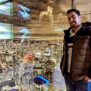 Meet your Posher, Oualid